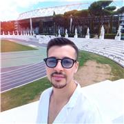 Sono un atleta agonista e sto proseguendo gli studi in Scienze motorie. Nel tempo libero aiuto persone a migliorare corpo-mente